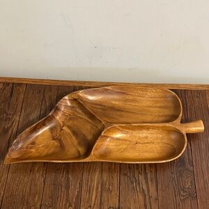Elegant Wooden Leaf-Shaped divided platter monkey pod